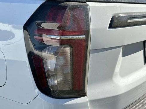 Used 2022 Chevrolet Tahoe Z71 w/ Luxury Package image 14