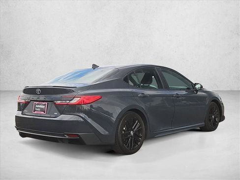 Used 2025 Toyota Camry SE FWD image 5