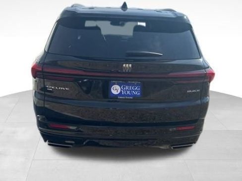 Used 2025 Buick Enclave Sport Touring image 7