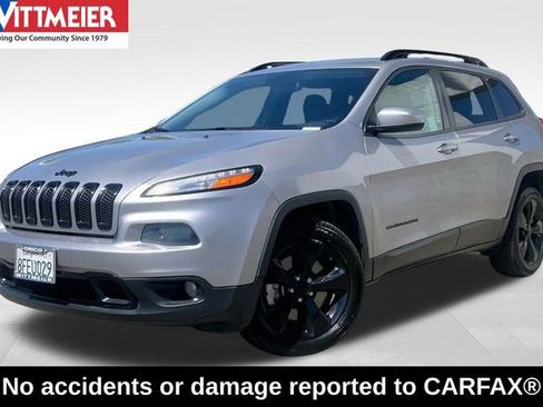 Used 2018 Jeep Cherokee Latitude w/ Altitude Package FWD image 1
