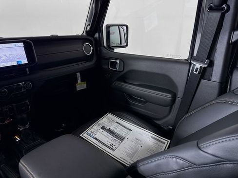 New 2026 Jeep Wrangler Unlimited Sahara AWD/4WD image 22