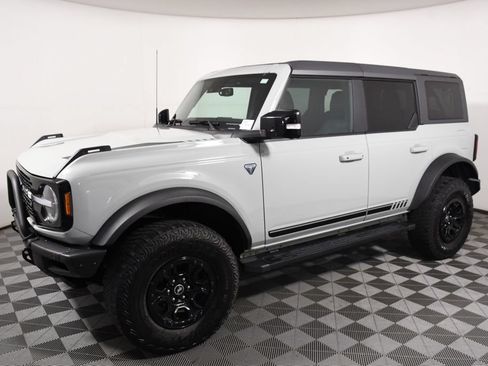 Used 2021 Ford Bronco First Edition AWD/4WD image 2