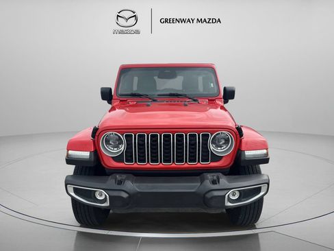 Used 2025 Jeep Wrangler Unlimited Sahara AWD/4WD image 2