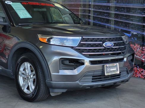 Used 2020 Ford Explorer XLT w/ Comfort Package image 2