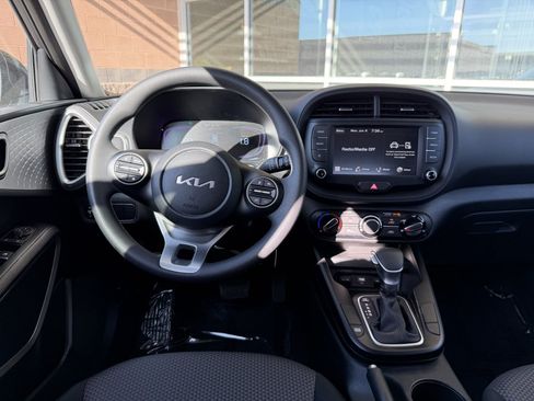 Used 2024 Kia Soul LX w/ Option Group 015 FWD image 16