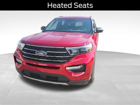 Used 2020 Ford Explorer XLT w/ Equipment Group 202A AWD/4WD image 8