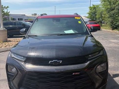 Used 2023 Chevrolet TrailBlazer RS FWD image 2