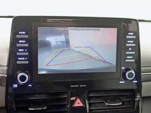 Used 2020 Hyundai Ioniq SE image 18