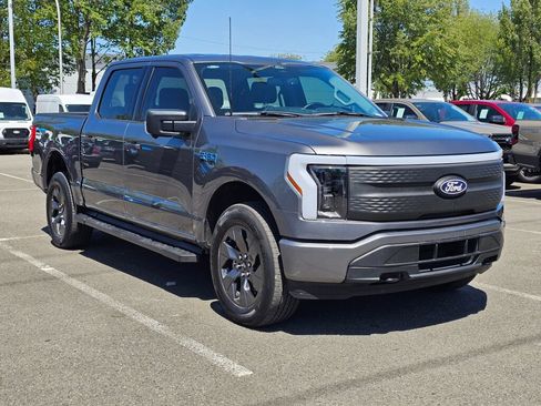 Used 2024 Ford F150 Lightning XLT AWD/4WD image 3