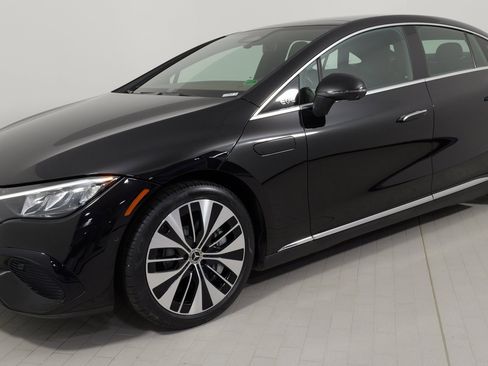 Used 2023 Mercedes-Benz EQE 500 4MATIC Sedan image 4