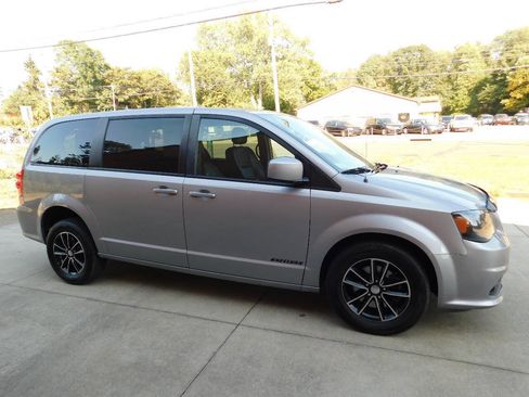 Used 2018 Dodge Grand Caravan GT FWD image 12