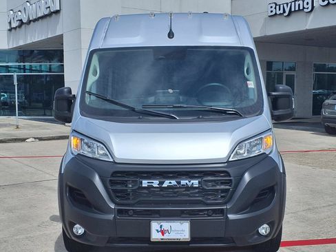 Used 2025 RAM ProMaster 2500 w/ Premium Convenience Group FWD image 2