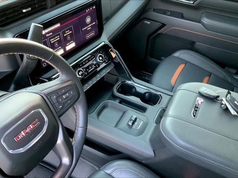 Used 2025 GMC Sierra 2500 AT4 w/ AT4 Premium Plus Package image 16