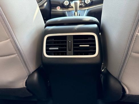 Used 2016 Honda CR-V Touring image 15