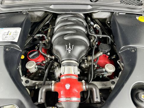 Used 2015 Maserati GranTurismo Sport RWD image 12