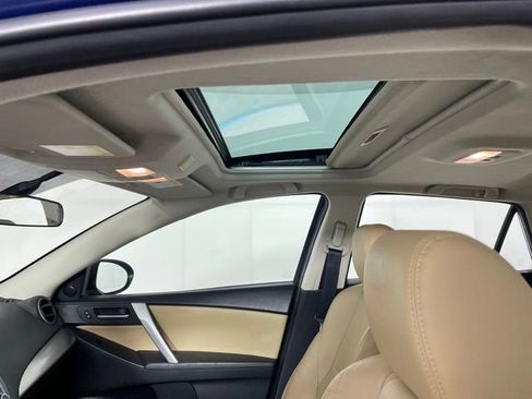 Used 2013 MAZDA MAZDA3 i Grand Touring w/ Tech Pkg image 12