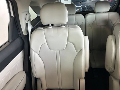 Used 2023 Kia Sorento FWD image 12