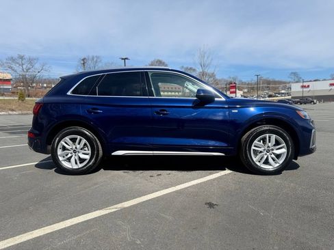Used 2023 Audi Q5 2.0T Premium w/ Convenience Package AWD/4WD image 8