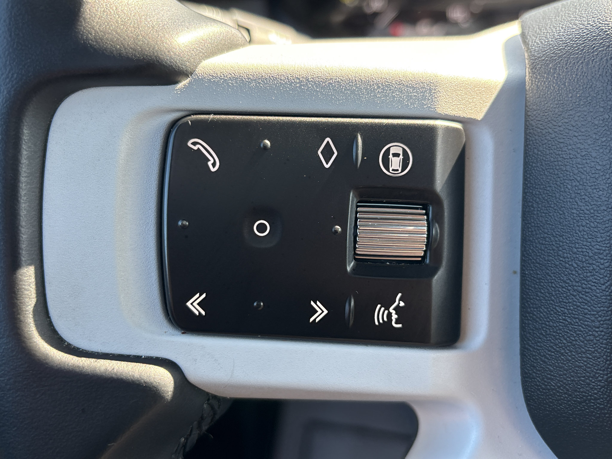 Used 2025 Land Rover Defender 110 S AWD/4WD image 18