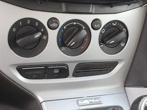 Used 2014 Ford Focus SE w/ Equipment Group 201A FWD image 23