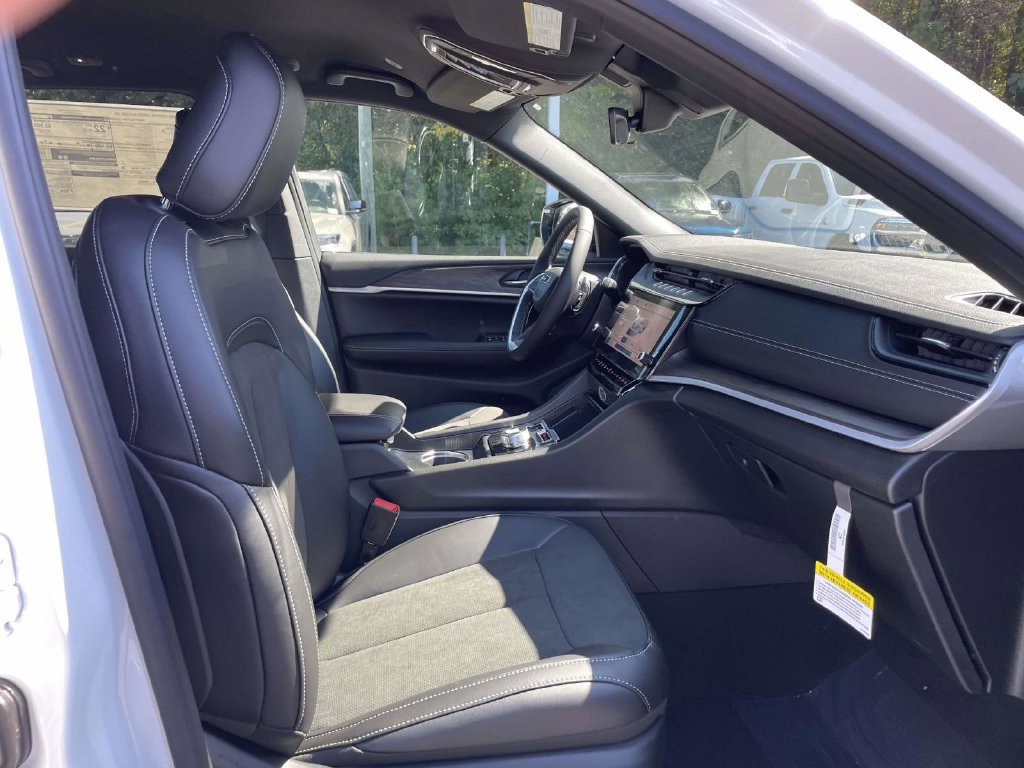 New 2027 Jeep Grand Cherokee 4WD image 15