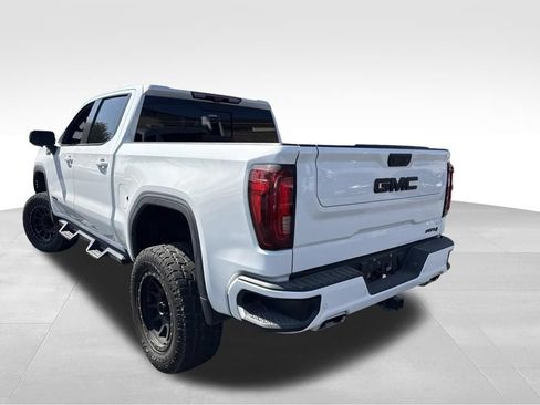 Used 2023 GMC Sierra 1500 AT4 w/ Technology Package AWD/4WD image 4