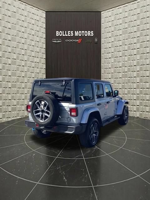 Certified 2024 Jeep Wrangler Unlimited w/ Convenience Group AWD/4WD image 8