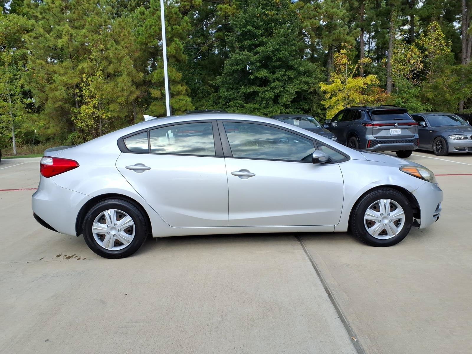 Used 2016 Kia Forte LX w/ LX Popular Package FWD image 4