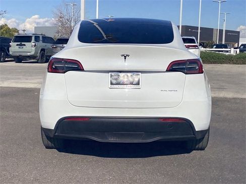 Used 2023 Tesla Model Y Long Range image 7