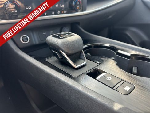 Used 2023 Nissan Rogue SV AWD/4WD image 25