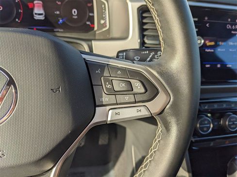 Certified 2023 Volkswagen Atlas Cross Sport SE image 31