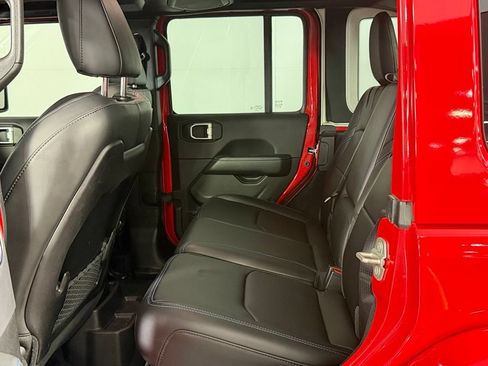 Used 2024 Jeep Wrangler Unlimited Rubicon 4xe AWD/4WD image 17