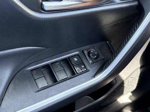 Used 2021 Toyota RAV4 XLE FWD image 16