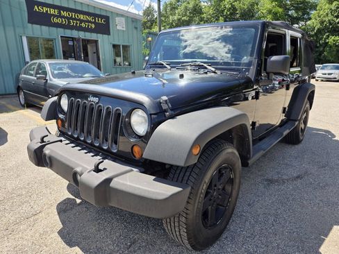 Used 2013 Jeep Wrangler Unlimited Sport AWD/4WD image 7