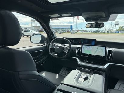 New 2025 Ford Expedition Platinum w/ Stealth Performance Package