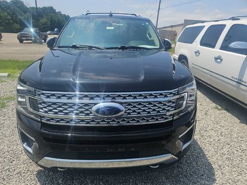 Used 2018 Ford Expedition Platinum AWD/4WD image 2