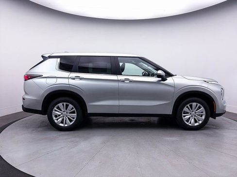 New 2026 Mitsubishi Outlander ES image 26