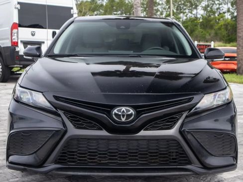 Used 2023 Toyota Camry SE FWD image 2
