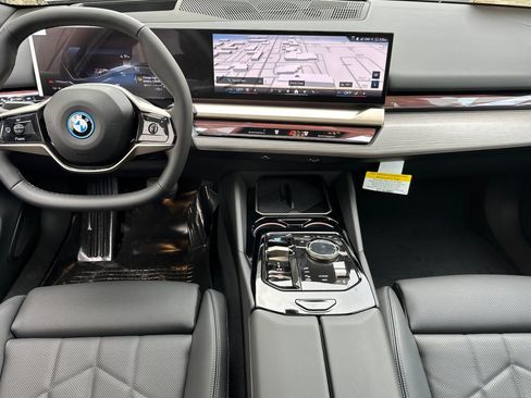 Used 2026 BMW i5 eDrive40 RWD image 15