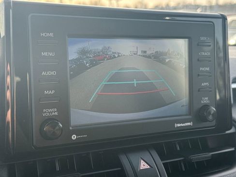 Used 2021 Toyota RAV4 LE image 22