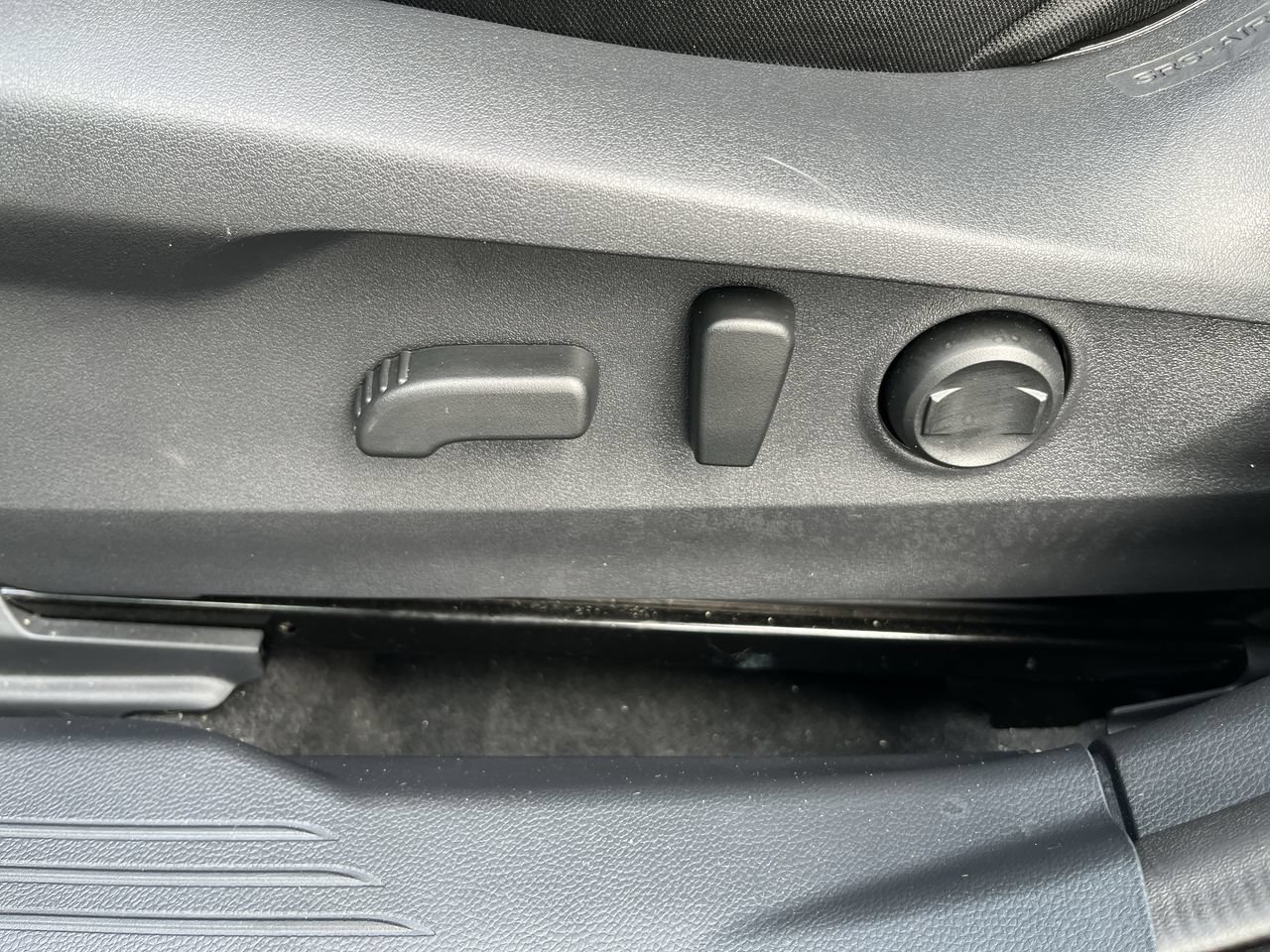 Used 2023 Subaru Outback Premium AWD/4WD image 5