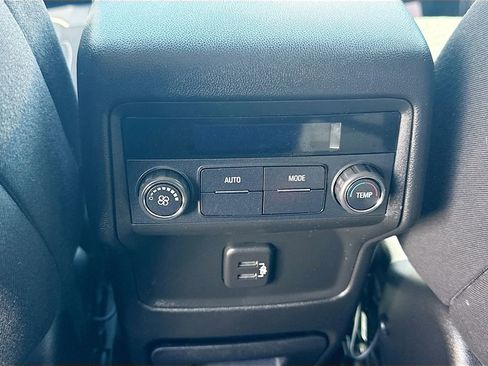 Used 2019 GMC Acadia SLE w/ LPO, Black Accent Package FWD image 27