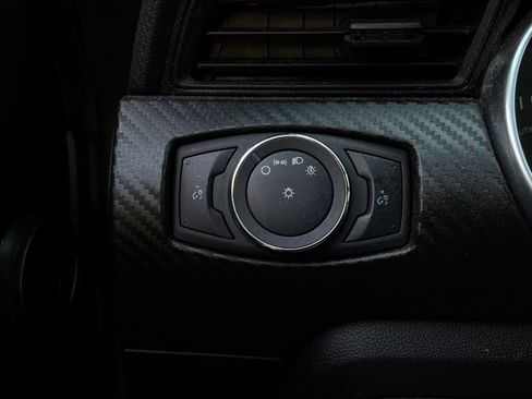Used 2019 Ford Mustang Coupe RWD image 19