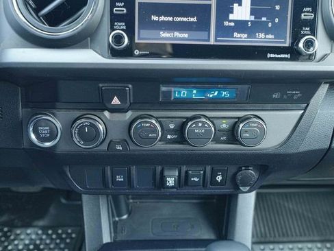 Used 2021 Toyota Tacoma TRD Off-Road AWD/4WD image 30