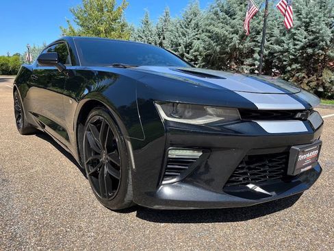Used 2018 Chevrolet Camaro SS RWD image 30