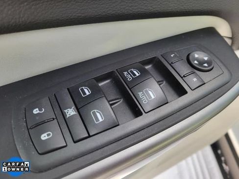 Used 2019 Jeep Cherokee Limited w/ Technology Group AWD/4WD image 18