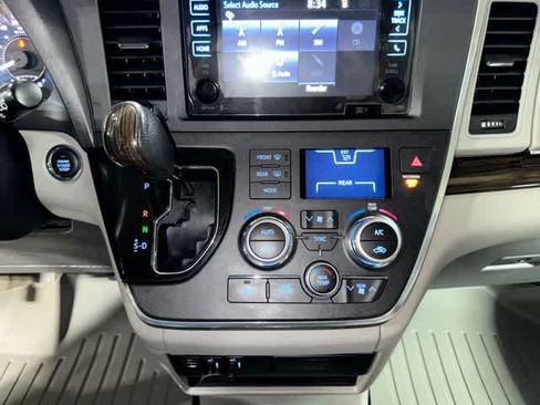 Used 2015 Toyota Sienna XLE w/ XLE Navigation Package FWD image 23