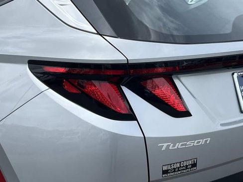 Certified 2025 Hyundai Tucson SE FWD image 10