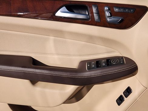 Certified 2018 Mercedes-Benz GLS 450 4MATIC image 24