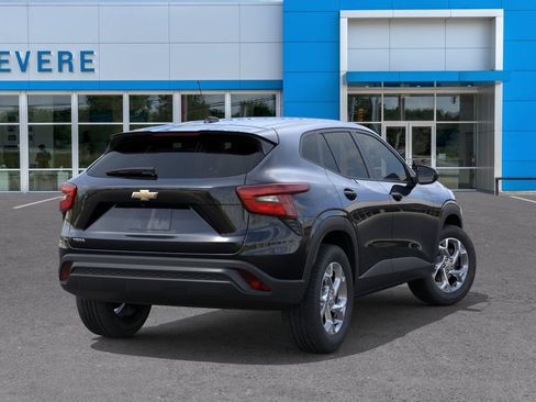 New 2026 Chevrolet Trax LS w/ LS Convenience Package FWD image 4